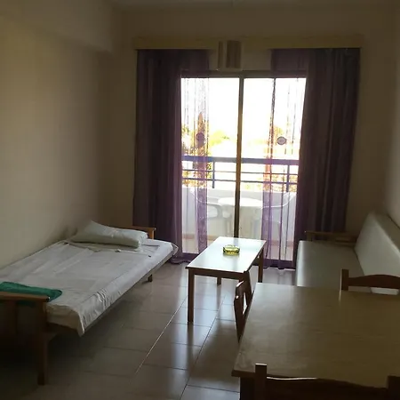 Lägenhetshotell Maouris 4*