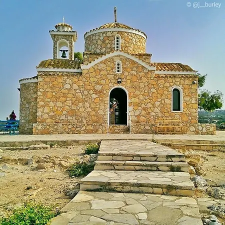 Maouris מלון דירות